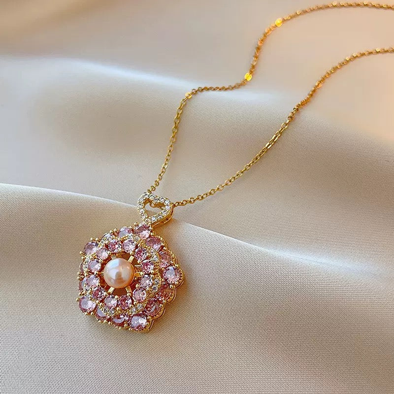 【限定!!】鎮店の逸品｜淡水パール×高級ジルコニア スピンデザインネックレス  （3点）