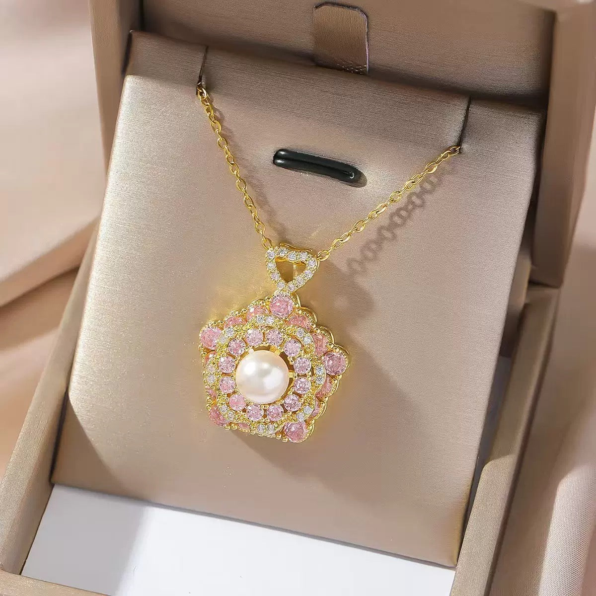 【限定!!】鎮店の逸品｜淡水パール×高級ジルコニア スピンデザインネックレス  （3点）